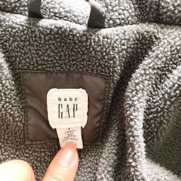 Babygap fleece lined Sherpa jacket/vest  GUC 4T - Picture 4 of 8
